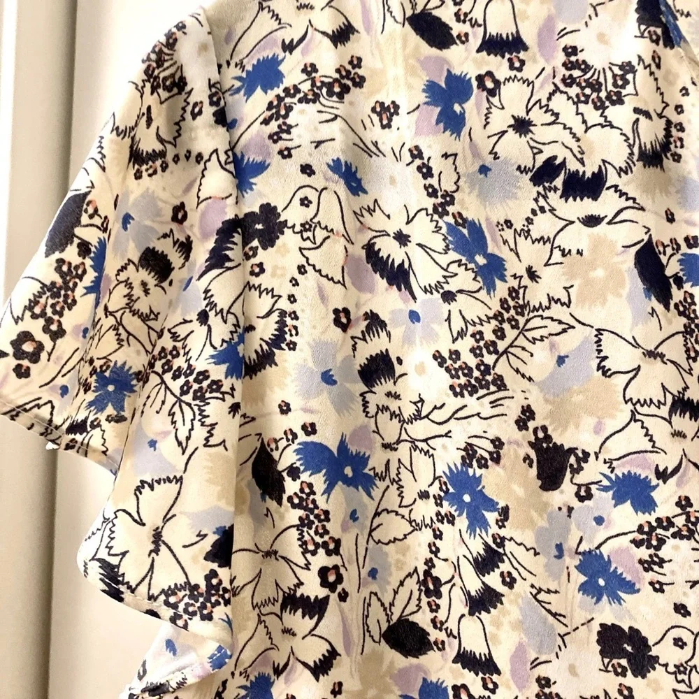 Gap | Tie Neck Flower Print Blouse - Picture 6 of 11